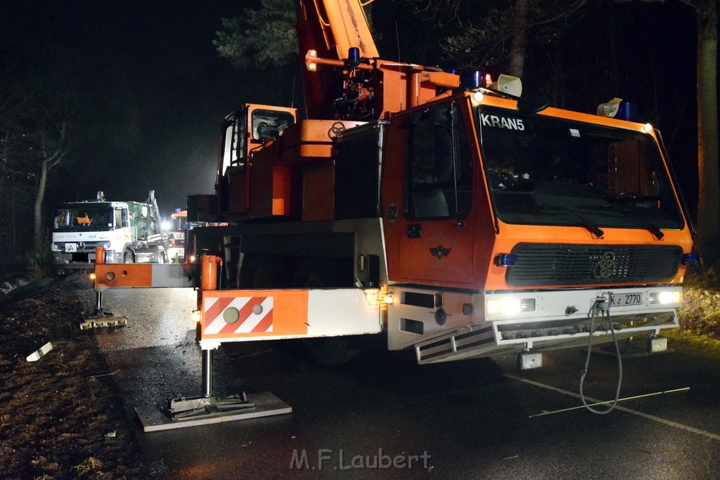 Container LKW umgestuerzt Koeln Brueck Bruecker- Dellbruecker Mauspfad P544.JPG - Miklos Laubert